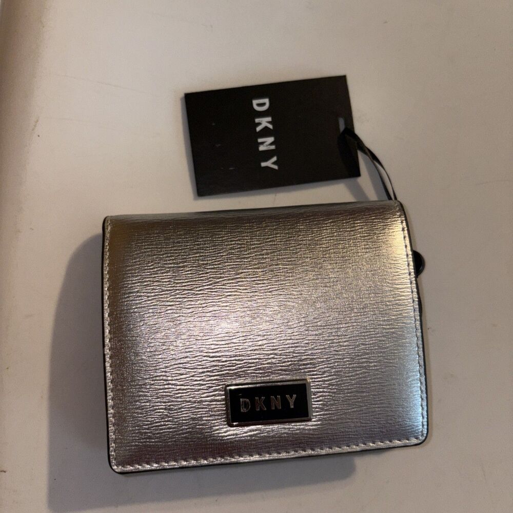 DKNY Gigi Shiny Silver Bifold Flat Wallet Credit Card Coin Textured Leather